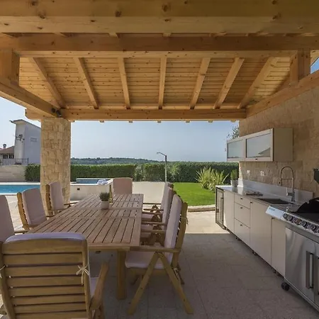 Sunset Villa *