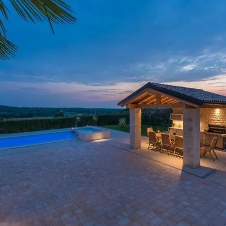 Sunset Villa *